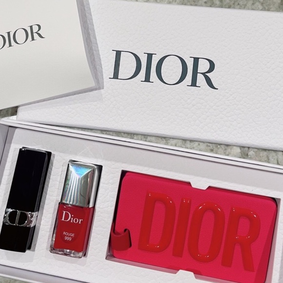 NEW DIOR EXCLUSIVE “PERFECT DIOR RED”